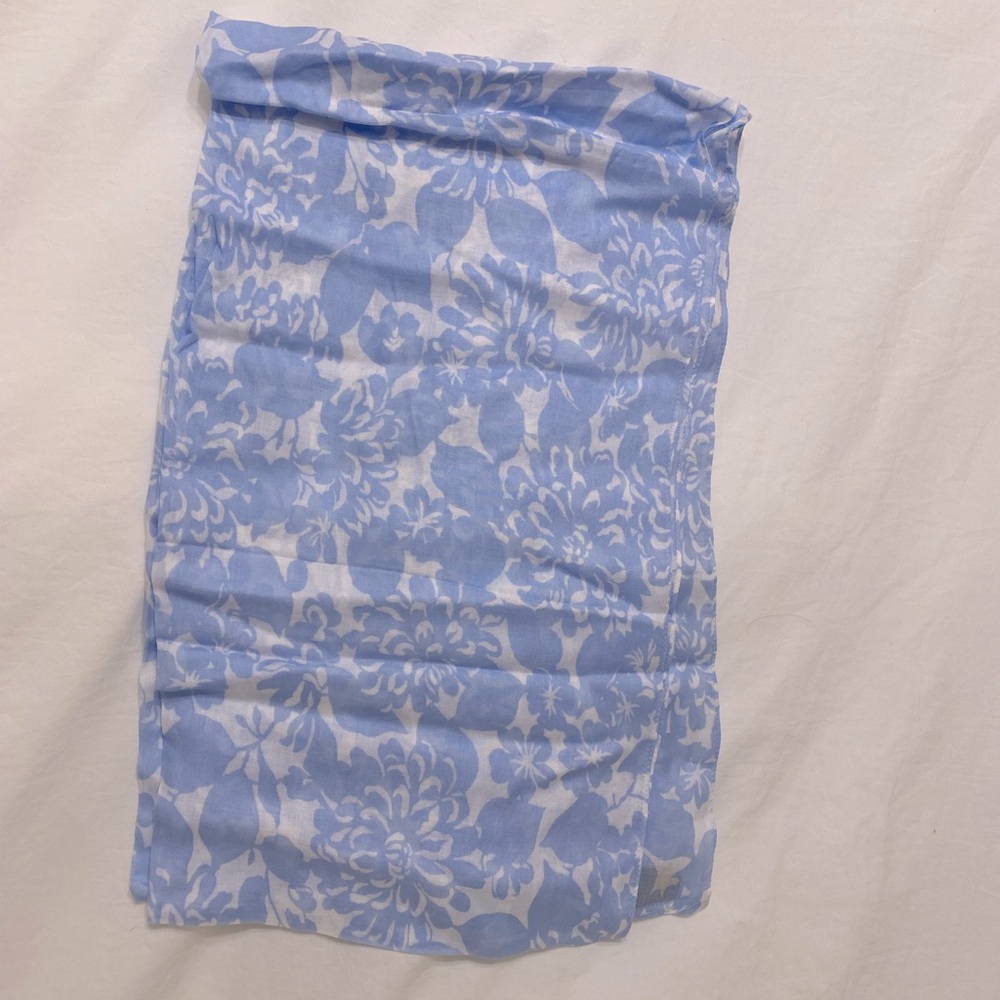 NWOT Brooks Brothers Infinity Loop Circle Scarf in Light Blue and White Floral - Picture 5 of 7